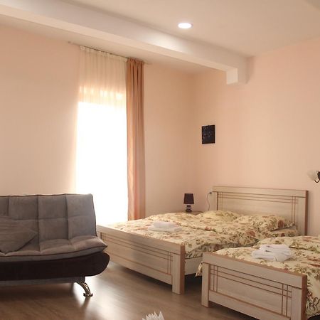 Hotel Vita Тбилиси Екстериор снимка