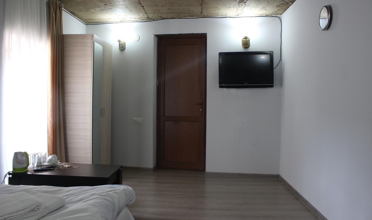 Hotel Vita Тбилиси Екстериор снимка