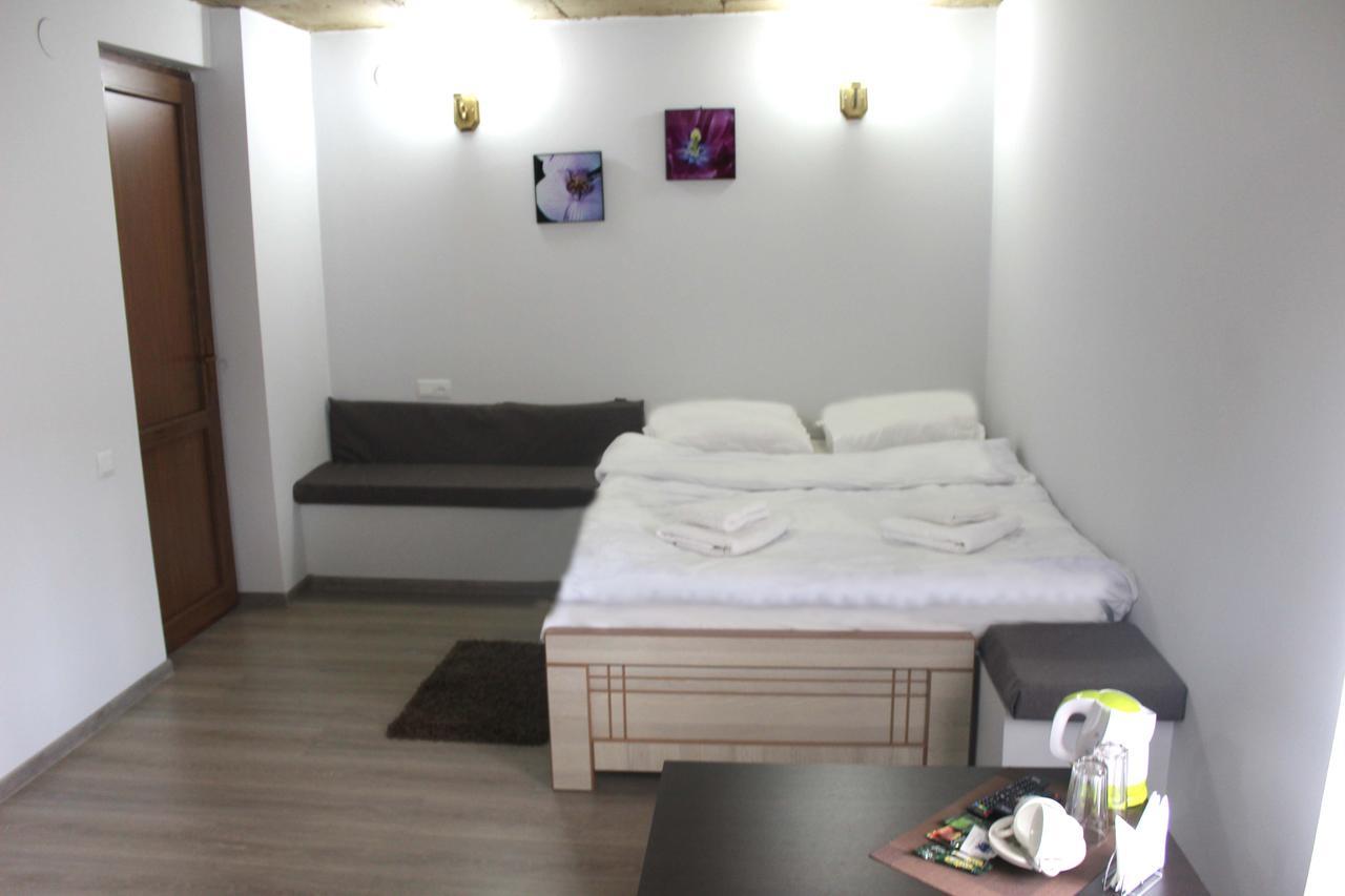 Hotel Vita Тбилиси Екстериор снимка