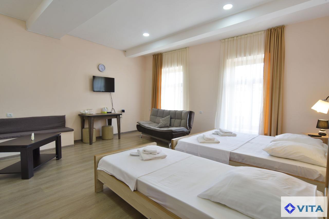Hotel Vita Тбилиси Екстериор снимка