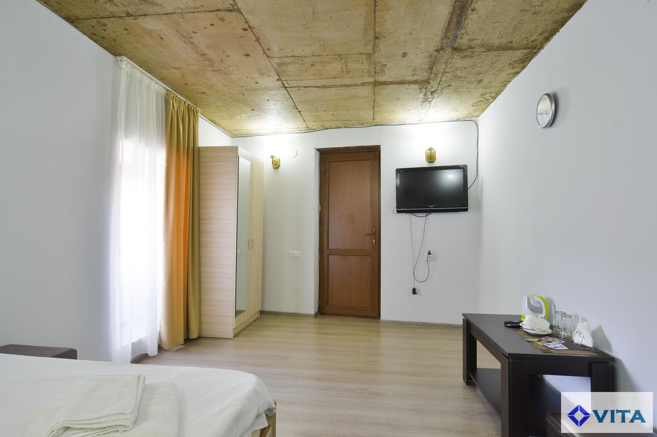 Hotel Vita Тбилиси Екстериор снимка