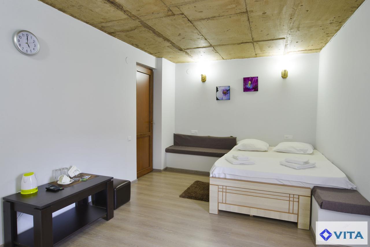Hotel Vita Тбилиси Екстериор снимка